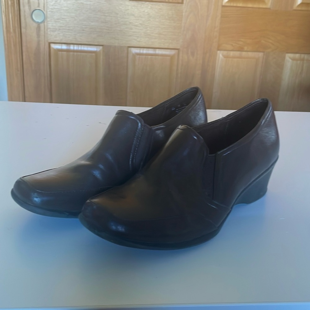 Brand Lifestride Brown Size 9M barely worn